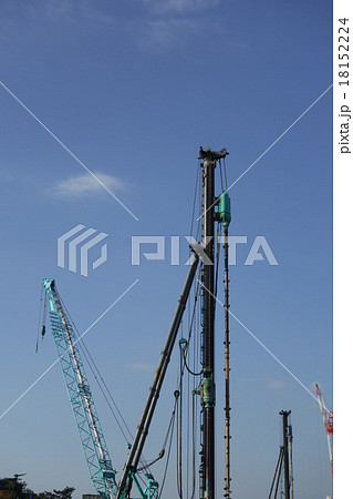 工事現場 杭打ち機 工事現場 杭打ち機 18152224