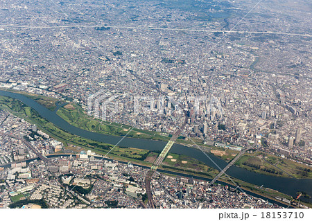 東京都と埼玉県の県境を流れる荒川 東京都と埼玉県の県境を流れる荒川 18153710
