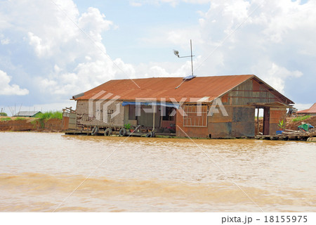 カンボジア シェムリアップ トレンサップ湖 カンボジア シェムリアップ トレンサップ湖 18155975
