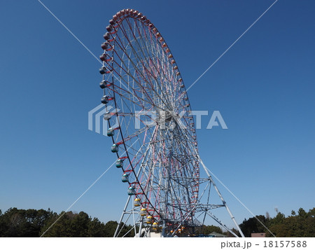 葛西臨海公園の観覧車と青空 18157588