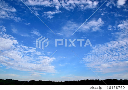 秋空の雲 18158760