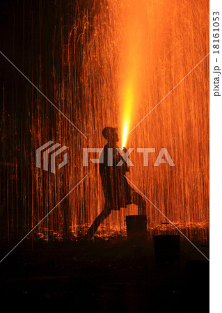 10月愛知 羽田八幡宮・羽田祭の奉納手筒花火 18161053