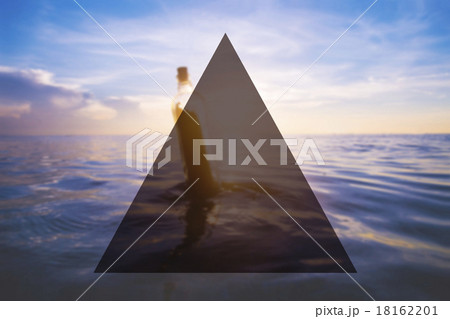 Summer Togetherness Friendship Triangle Copy Space Concept 18162201
