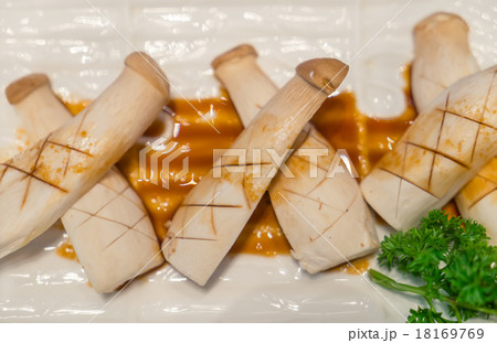 Mushrooms on for grill 18169769