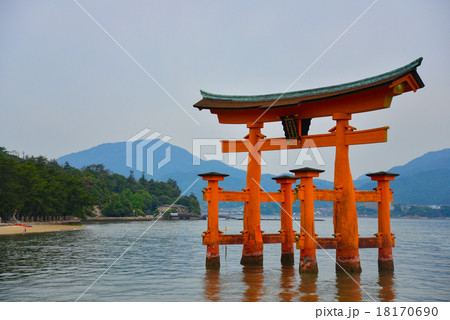The Floating Otorii gate at Miyajima, Japan. 18170690