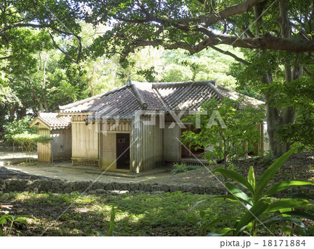 世界遺産の一つ、沖縄の識名園 世界遺産の一つ、沖縄の識名園 18171884