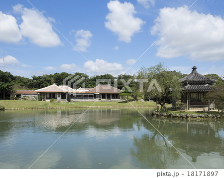 世界遺産の一つ、沖縄の識名園 18171897