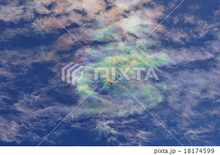 彩雲の目？　自然の神秘 18174599