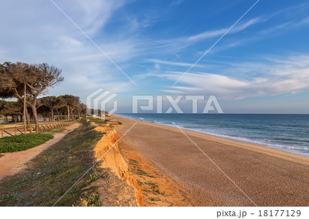 Landscape view of sea shore. Portugal Algarve. 18177129
