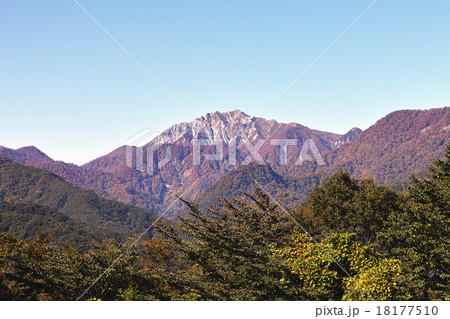 秋の大山東壁 18177510