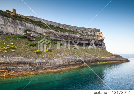 Bay of Bonifacio, coastal landscape with fortress 18178914