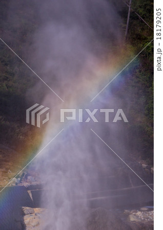 渋の地獄谷噴泉 18179205