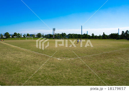 【神奈川県】海の公園のグラウンド 18179657