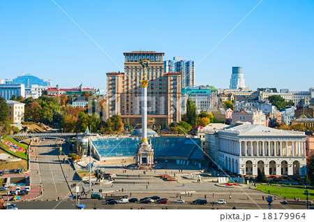 Independence Square front view, Ukraine 18179964