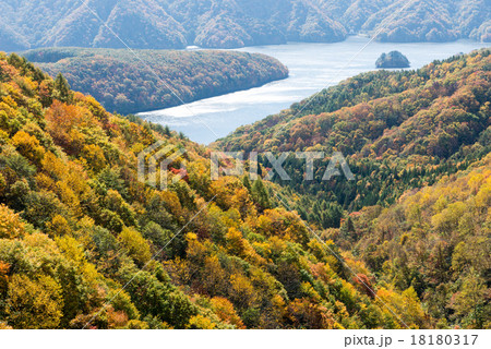 秋元湖の紅葉 秋元湖の紅葉 18180317