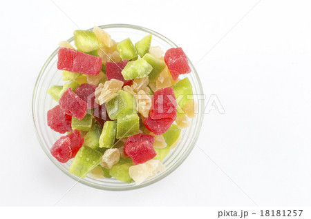 Dried fruit in a bowl 18181257