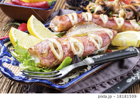 grilled squid 18181509
