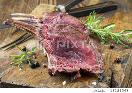 venison carree 18181543