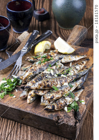 Grilled Anchovies 18181570