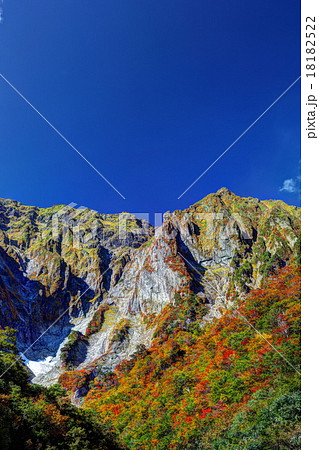 紅葉の谷川岳一ノ倉沢 18182522