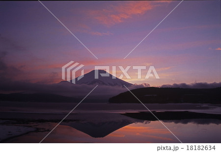 夕焼け富士山 18182634