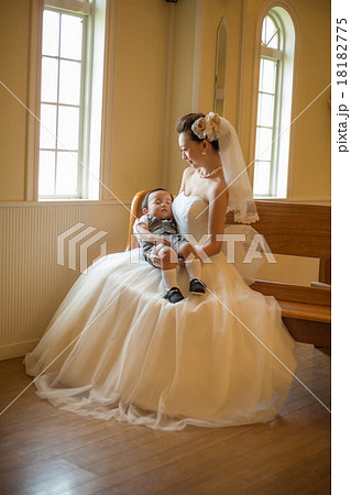 Happy marriage 18182775