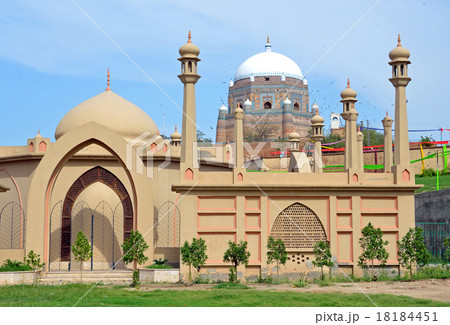 ムルタンのシャー・ルクネ・アーラム ムルタンのシャー・ルクネ・アーラム 18184451