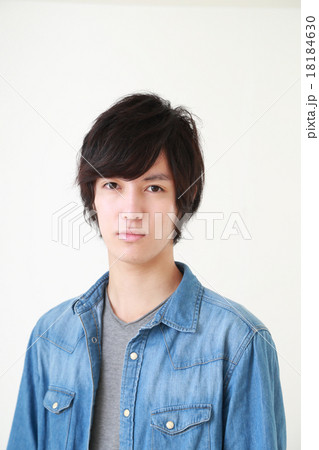20代男性 18184630