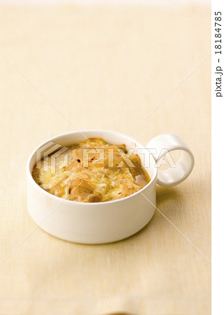 主食にもなるオニオングラタンスープ 18184785