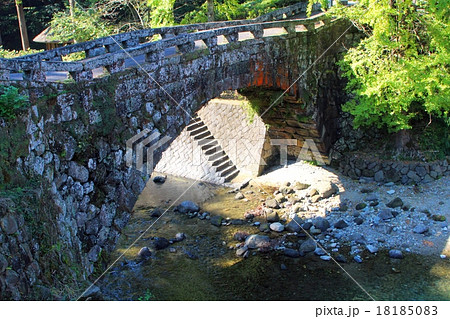 ハートの影ができた二俣橋 18185083