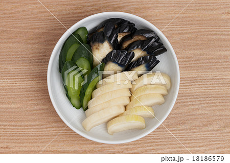 漬け物の盛り合わせ　 18186579