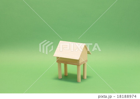 住宅の基礎工事 18188974