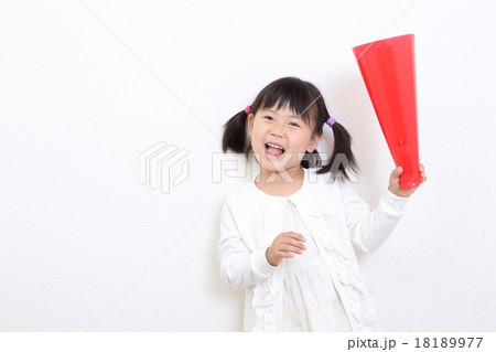 応援する女の子 応援する女の子 18189977