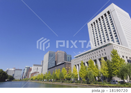 日比谷通りの街並み 18190720