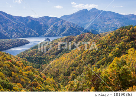 三湖台より望む秋元湖と磐梯山 三湖台より望む秋元湖と磐梯山 18190862