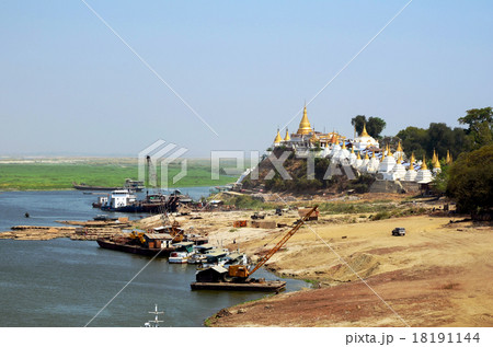 Ayeyarwaddy River. Ayeyarwaddy River. 18191144