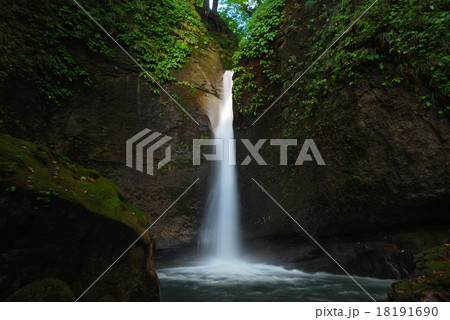 権現滝（鳥取県若桜町） 18191690