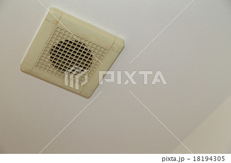 換気扇 通気口 換気 網目 空気の入れ替え 汚れ 大掃除 ハウスクリーニング 家事代行 家 換気扇 通気口 換気 網目 空気の入れ替え 汚れ 大掃除 ハウスクリーニング 家事代行 家 18194305