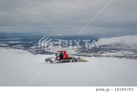 Ratrack at the snowy 18194765