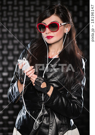 Portrait of pretty brunette Portrait of pretty brunette 18196147