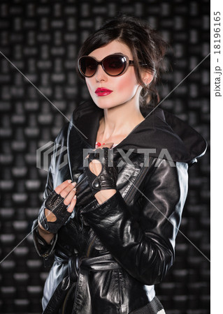 Portrait of pretty woman 18196165