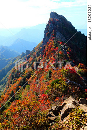 紅葉の石鎚山 18201084