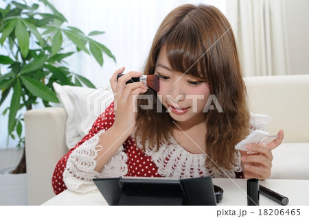 女性 20代 コスメ 女性 20代 コスメ 18206465