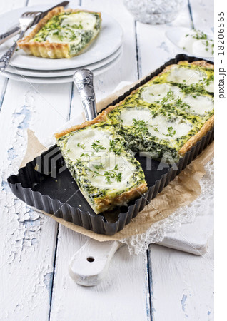 Mozzarella Spinach Tarte 18206565