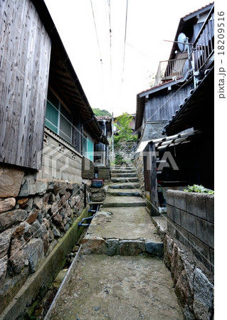 島根県益田市　飯浦の町並 18209516
