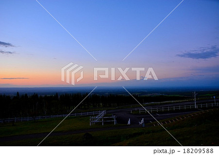 士幌高原の夜明け (11) 士幌高原の夜明け (11) 18209588