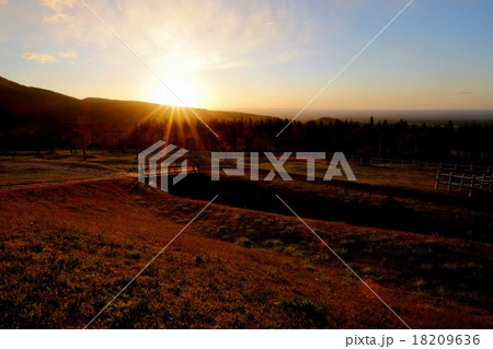 士幌高原の夜明け (53) 18209636