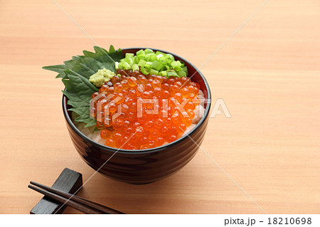 いくら丼 18210698