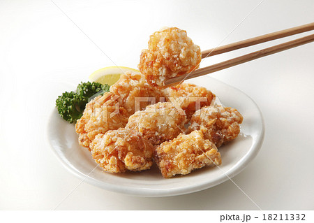 鶏の唐揚げ 18211332
