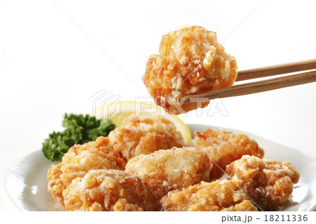 鶏の唐揚げ 18211336